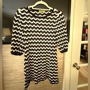 Alice + Olivia Black and White Chevron Long Sleeve Dress